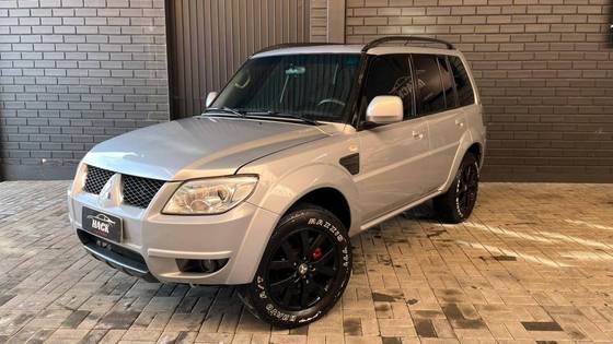 MITSUBISHI PAJERO TR4 2.0 4X4 16V FLEX 4P MANUAL MITSUBISHI PAJERO TR4 2.0 4X4 16V FLEX 4P MANUAL